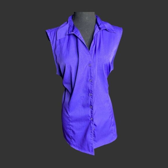 Purple Sleeveless Button Up Blouse.   Dsst-03 - Picture 6 of 8